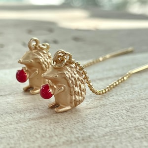 Vergoldete Igel Ohrringe: Emaille Tier Schmuck