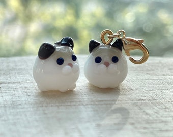 Lampwork Glass Ragdoll Cat Bead: Clip-On Charm, Zipper Pull, Keychain, Phone, Purse Accessory