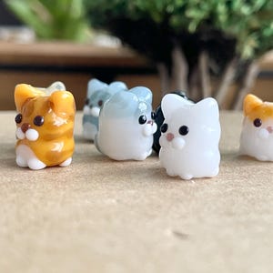 Cuenta de gato atigrado de vidrio soplado a mano: abalorio con clip, tirador de cremallera, llavero, teléfono, accesorio para bolso. imagen 3