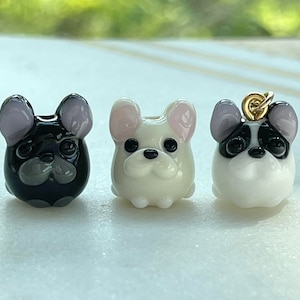 Lampwork Glaspärla Fransk Bulldogg (12 x 11 mm): Hunddjurberlock, Nyckelrings-Telefontillbehör, Smyckestillverkning