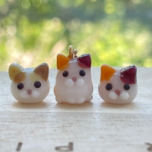 Calico Cat Glass Beads, Tiny, Clip On / Keychain / Phone Strap Charm, Handmade Lampwork, Cute Animal Miniature Accessories, Gift for Cat Mom