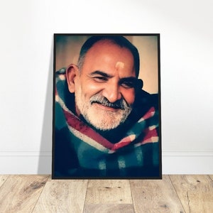 Wooden Framed Portrait Of Neem Karoli Baba | Bhagavan Photo | Sage Reminder Image | Sacred Serenity Home Decor | Tranquil Art
