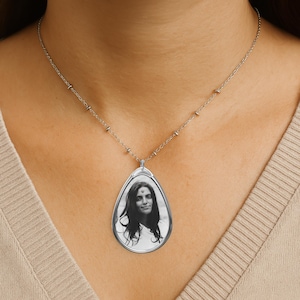 Sri Anandamayi Ma Oval Necklace | Spiritual Jewlry Gift | Timeless Reminder