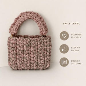 Skill level infographic for Muse crochet bag pattern, beginner friendly, easy to follow, written in English using US crochet terms