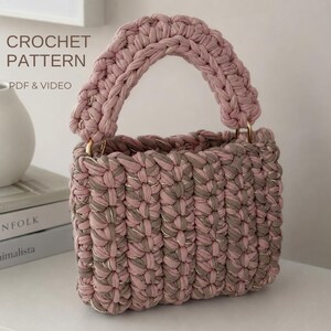 Crochet Muse bag PDF pattern, textured T-shirt yarn handbag design with modern shape and step-by-step instructions