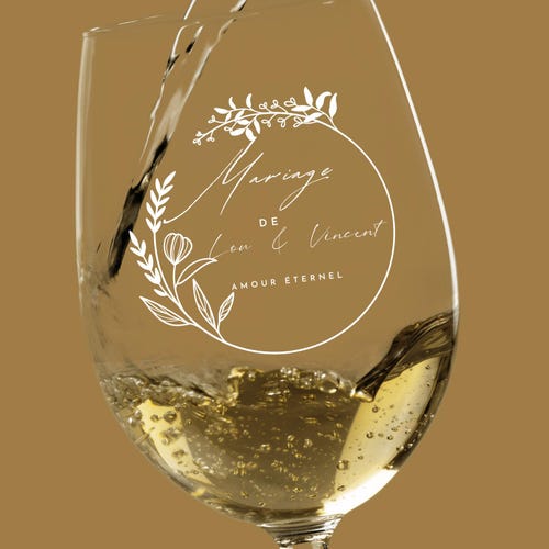 personalized wine glass for wedding, wedding ceremony, wedding guest gift, civil partnership, couple union, personalization on glass, glass engraving