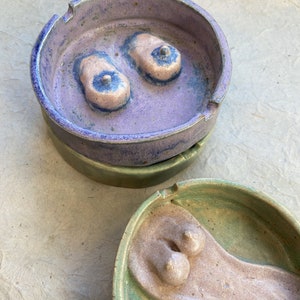 kleiner Aschenbecher naked, handgemachte Keramik, Deko, rosa, grün, lila Bild 6