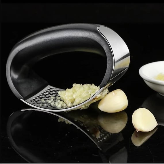 Kitchen Tool Garlic Smasher Garlic Mincer Kitchen Accessory 