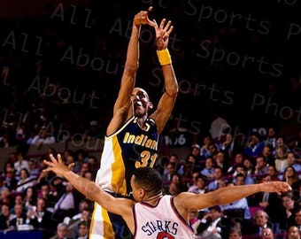 レジー・ミラーが9秒間で8得点を挙げ、1995年NBAプレーオフ第1戦でNY