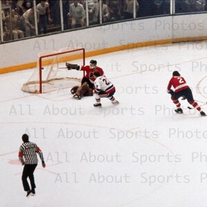 Bobby Nystrom scores Stanley Cup winning goal in 1980