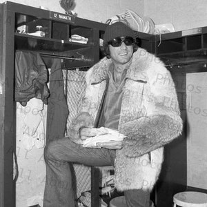 Joe &quot;Cool&quot; Namath Reads His Fan Mail