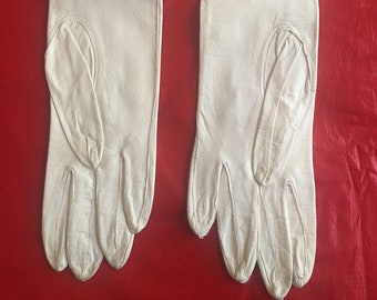 1940s Women's Kid Gloves White