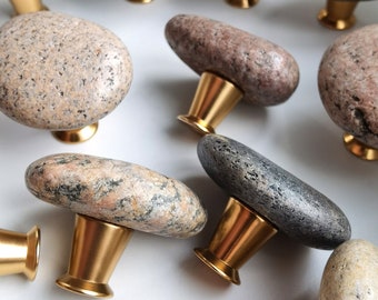 Bouton de meuble en pierre de plage naturelle, fait main