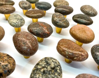 Ręcznie robiona gałka z kamienia plażowego – Coastal Cabinet Hardware, uchwyt do szuflady w stylu boho