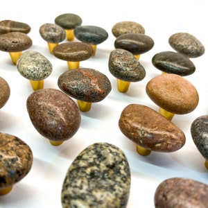 Natural Beach Stone Knob – Handmade Rock Cabinet Pull – Coastal Boho Drawer Handle – Real Sea Stone Knobs for Furniture