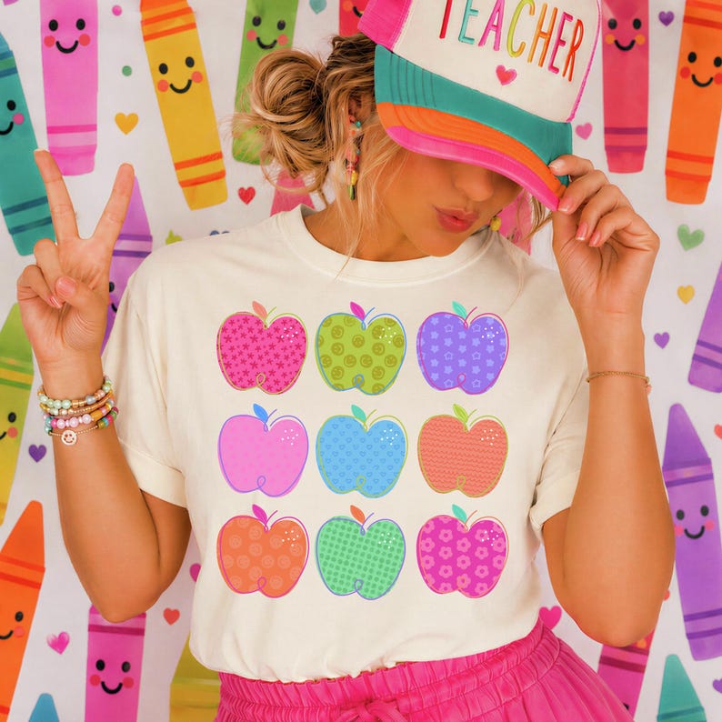 Lehreräpfel (PNG), Design für ein Lehrer-Wertschätzungs-Shirt, Lehrer-Preppy-Look (PNG), Handgezeichnete PNG-Datei, Schulanfang, Mädchenhafte Kritzeleien Bild 1