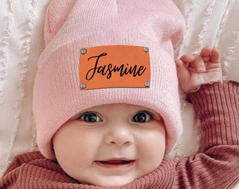 Écusson en cuir personnalisé avec nom gravé sur le cadeau de naissance bonnet nouveau-né jeune adulte bonnet
