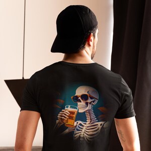 Dead Thirsty - Camiseta de cerveza artesanal de Halloween, diseño de calavera, perfecta para amantes de la cerveza, camiseta de cerveza artesanal, camiseta para amantes de la cerveza