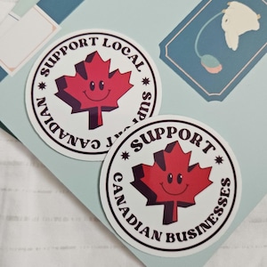 Apoye a los locales Apoye a Canadá y a las empresas canadienses Calcomanías con hojas de arce Calcomanías con el logotipo de Canadá