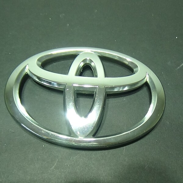 Toyota Front Grille Emblem – For RAV4 2013-2015 – Black, Chrome, Painted (75301-12400)