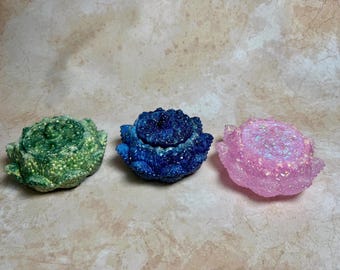 Tarro de resina hecho a mano con forma de loto / Joyero floral brillante con cristales