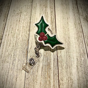 Holly Badge Reel/Christmas/Traditional