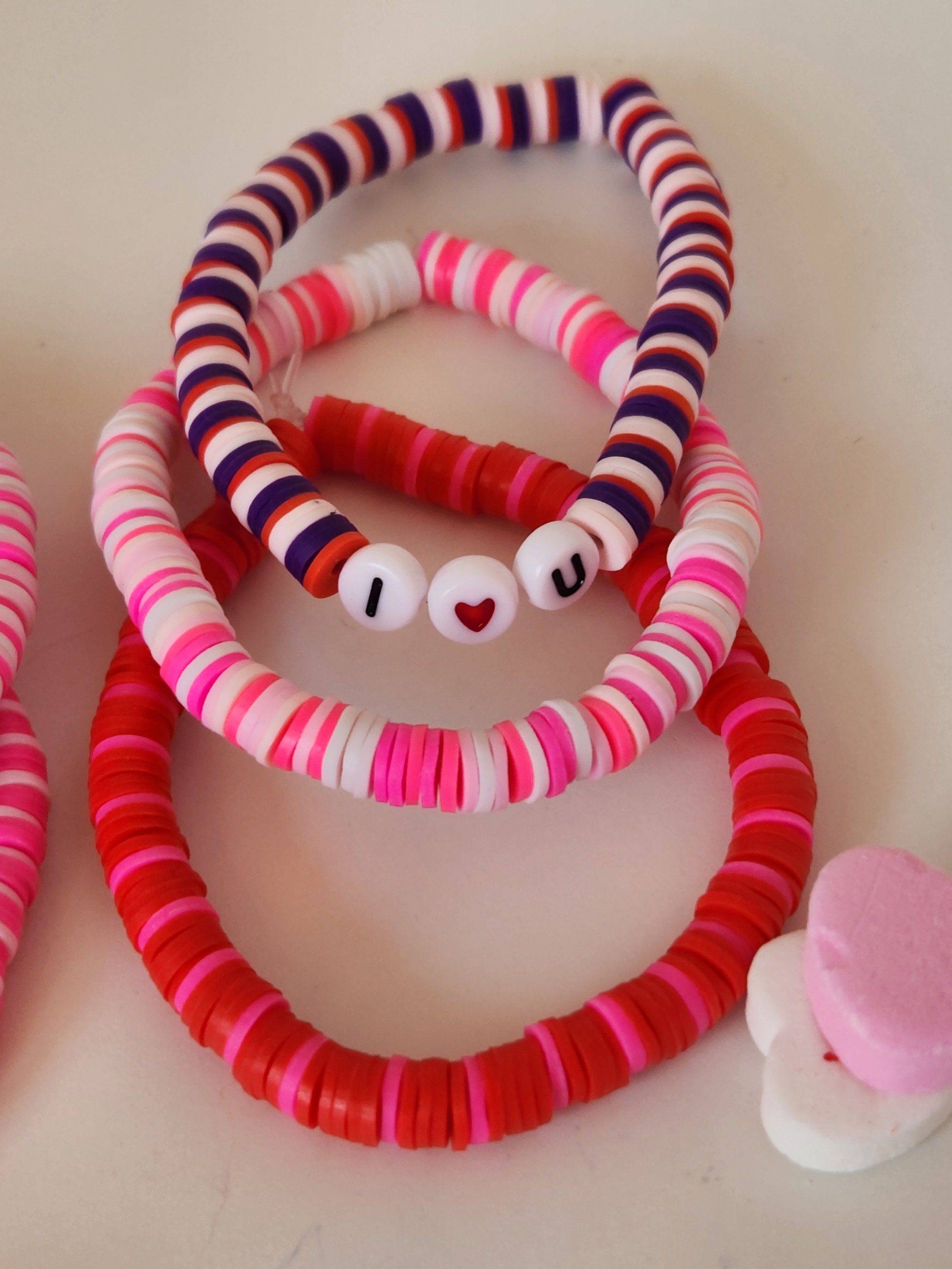 NVENF 3000PCS+ Valentine’s Day Clay Beads for Jewelry Making, Red Pink Polymer Clay Heishi Beads, Enamel Heart Charms for Bracelet Necklace Earrings