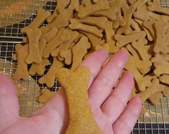 12-Pack Medium Dog Bones Peanut Butter Pumpkin Biscuits, Dehydrated Dog Treats for Small, Medium & Large Dogs