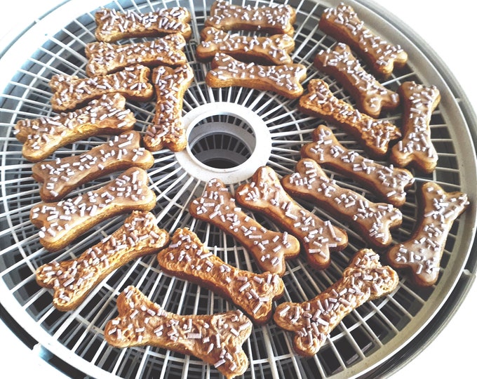 Yogurt Sprinkled Dog Treats Medium Sized Dog Biscuits Birthday Canine Gift's , Peanut Butter Pumpkin Dehydrated Biscuits For Dogs.