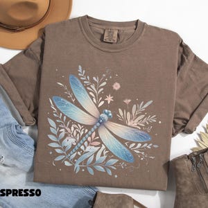 Dragonfly Graphic T-Shirt: Nature Lover Botanical Boho Cottagecore Tee