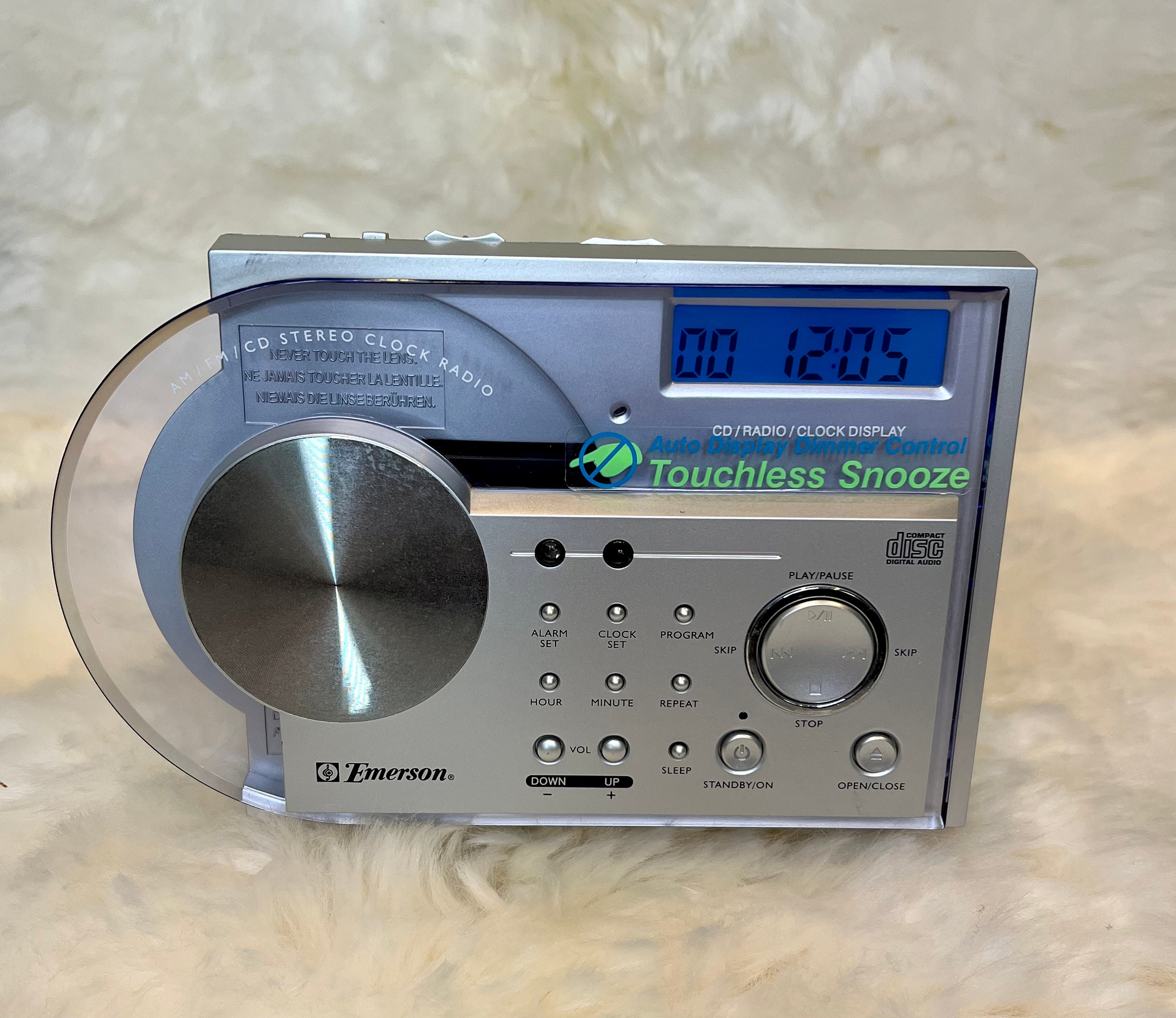 Emerson CKD2328 AM / FM Radio CD Player Alarm Clock W/ Antenna