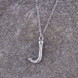Sterling Silber 'J' Initial Anhänger an Halskette, personalisierter Buchstabe für Frauen, beliebtes Geschenk für Frau Mutter Tochter Freundin, Minimalist