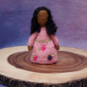 MOTHER, Needle felt finger puppet, Waldorf puppet show