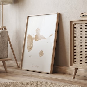 Guadeloupe Map Beige & Gold Wand Kunst Druck