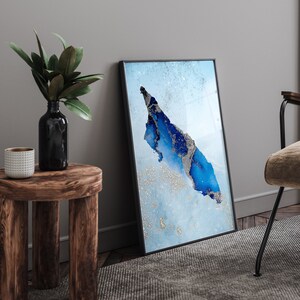 Impresión de arte mural con el mapa de Aruba en tonos azules y plateados