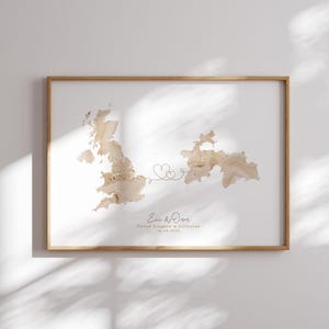 Grossbritannien und Tadschikistan Karte Beige & Gold Reise-Wand-Kunstdruck | Vereinigtes Königreich | Reisen Umzug Geschenk