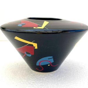 Vintage Art Deco-Inspired Black Geometric Vase – Bold Abstract Memphis Design