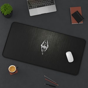 Personalisierte Skyrim Schreibtischunterlage, Elder Spiralen Maus Pad, Geschenk für Ihn