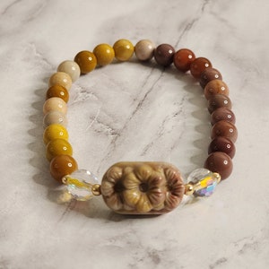 Alashan Agate Flower Charm Bracelet