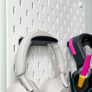 Sleek Universal Headset Mount Display - Wall or IKEA Skadis Pegboard - Organize Gaming Space Setup | Game Room Office Organization