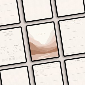 Op de afbeelding: Een digitale planner met een minimalistisch ontwerp met een landschapssc&egrave;ne met bergen en een rivier. De planner bevat secties voor dagelijkse dankbaarheid, maandelijkse reflectie en reflectie aan het einde van het jaar.