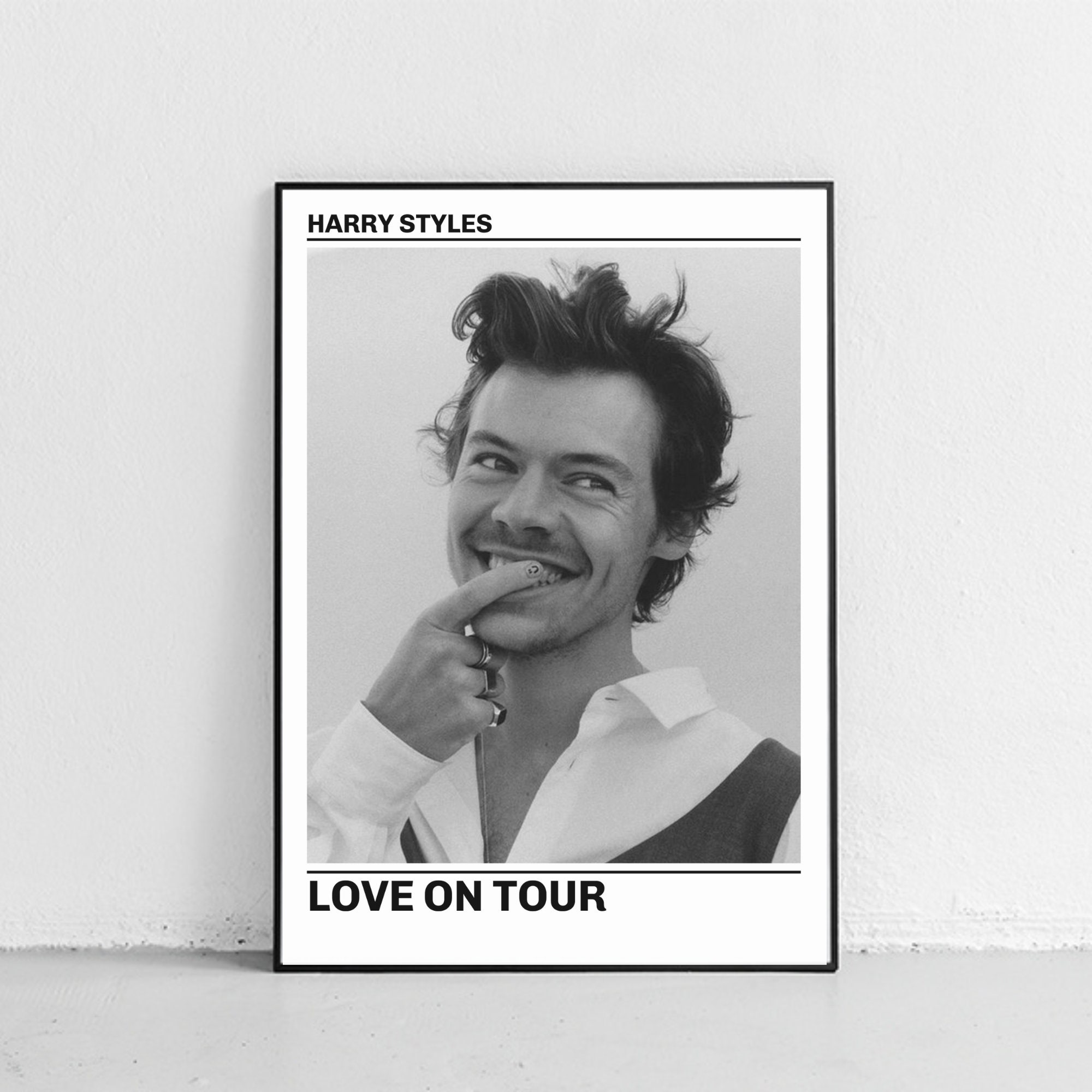 Discover Póster Casa de Harry, Harry Love On Tour 2023