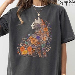 Cat Mom Comfort Colors® Shirt, Floral Cat Shirt, Purr Shirt Cat Mom, Floral Cat Tee, Cat Lover Shirt, Cat Shirt, Oversized Cat Shirt