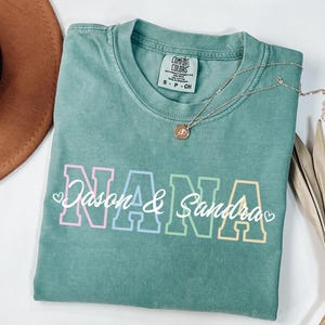 Custom Grandma Shirt, Personalized Grandma Tshirt Comfort Colors® Grandma Tee with Grandkids Names Grandma, Gift for Mimi Gigi Nana