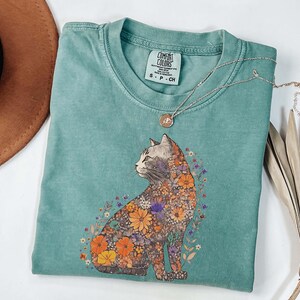 Camisa Comfort Colors® para mamá gata, camisa floral para gato, camisa Purr para mamá gata, camiseta floral para gato, camisa para amantes de los gatos, camisa para gato, camisa extragrande para gato imagen 6