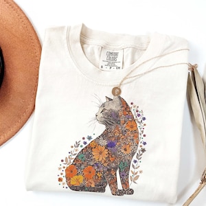 Camisa Comfort Colors® para mamá gata, camisa floral para gato, camisa Purr para mamá gata, camiseta floral para gato, camisa para amantes de los gatos, camisa para gato, camisa extragrande para gato imagen 4