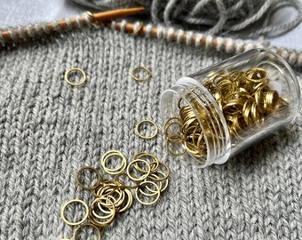 Set of 10 or 20 stitch marker rings made of raw, uncoated brass for all knitting needles, gift for knitters