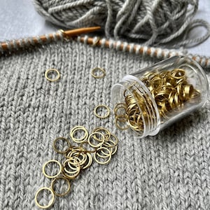 10er, 20er Set Maschenmarkierer Ring aus rohem, unbeschichtetem Messing, Geschenk für Stricker Bild 1