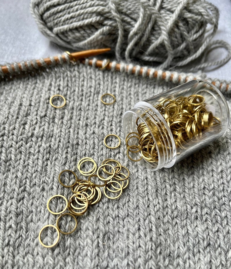 10er, 20er Set Maschenmarkierer Ring aus rohem, unbeschichtetem Messing, Geschenk für Stricker Bild 1