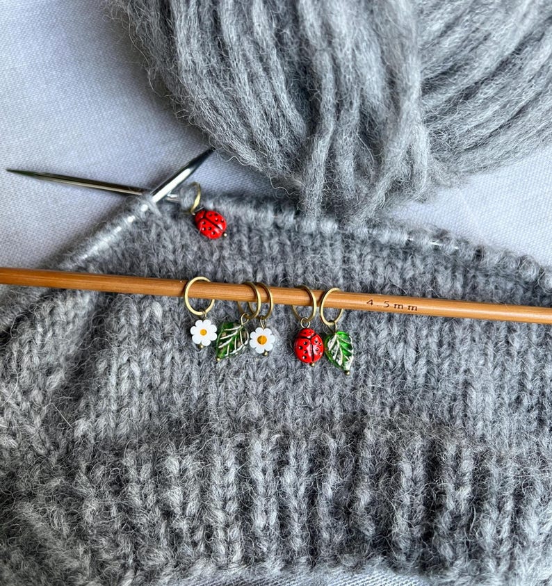 6er 5er 4er Set Maschenmarkierer Marienkäfer Blume Blatt aus Böhmischen Glasperlen Geschenk für Stricker Strickzubehör Bild 1